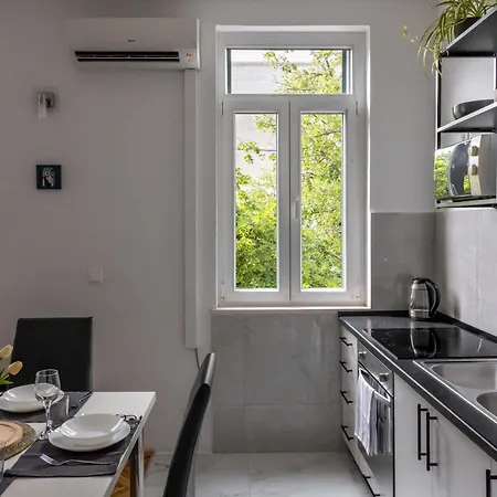 Sun-sea Apartman *