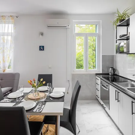 Διαμέρισμα Sun-sea Σπλιτ